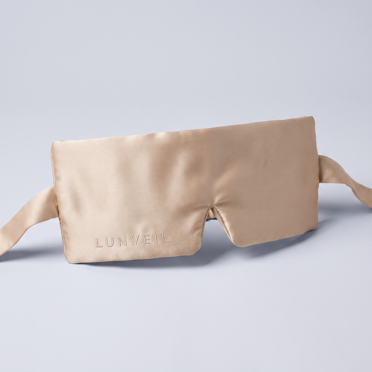 LUNVEIL Contour 3D silk sleep mask in Champagne Pearl